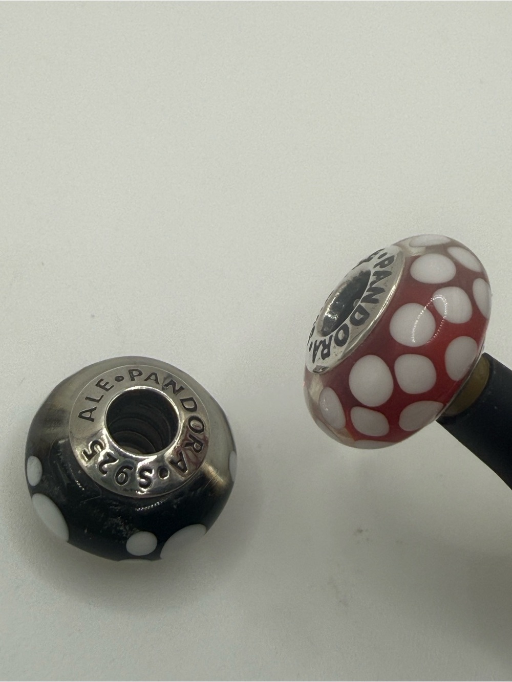 Pandora CHOICE Mickey OR Minnie’s Signature Beads